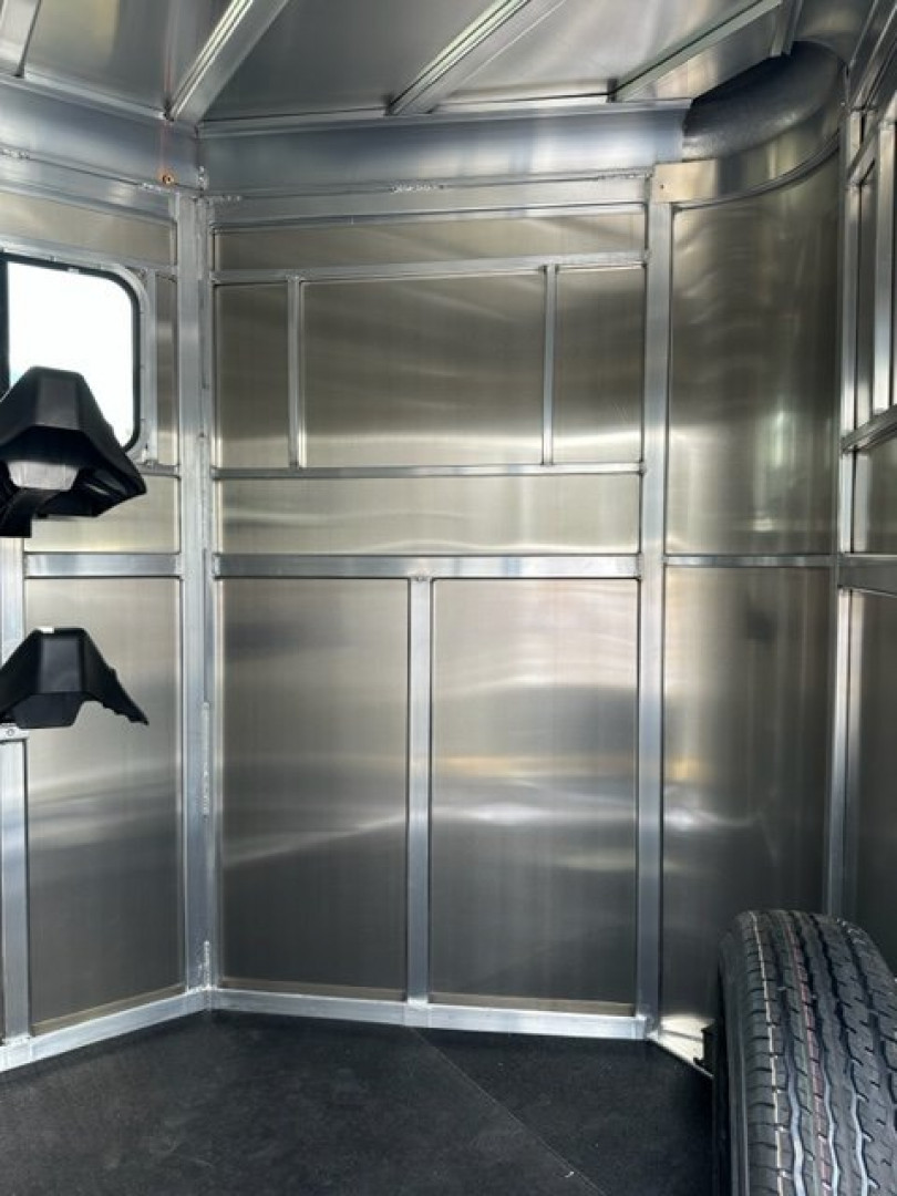 New 2025 ADAM 2 Horse Straightload JuLite Bumper Pull Horse Trailer