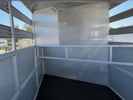 New 2025 Bee 2 Horse Trailer - Slant