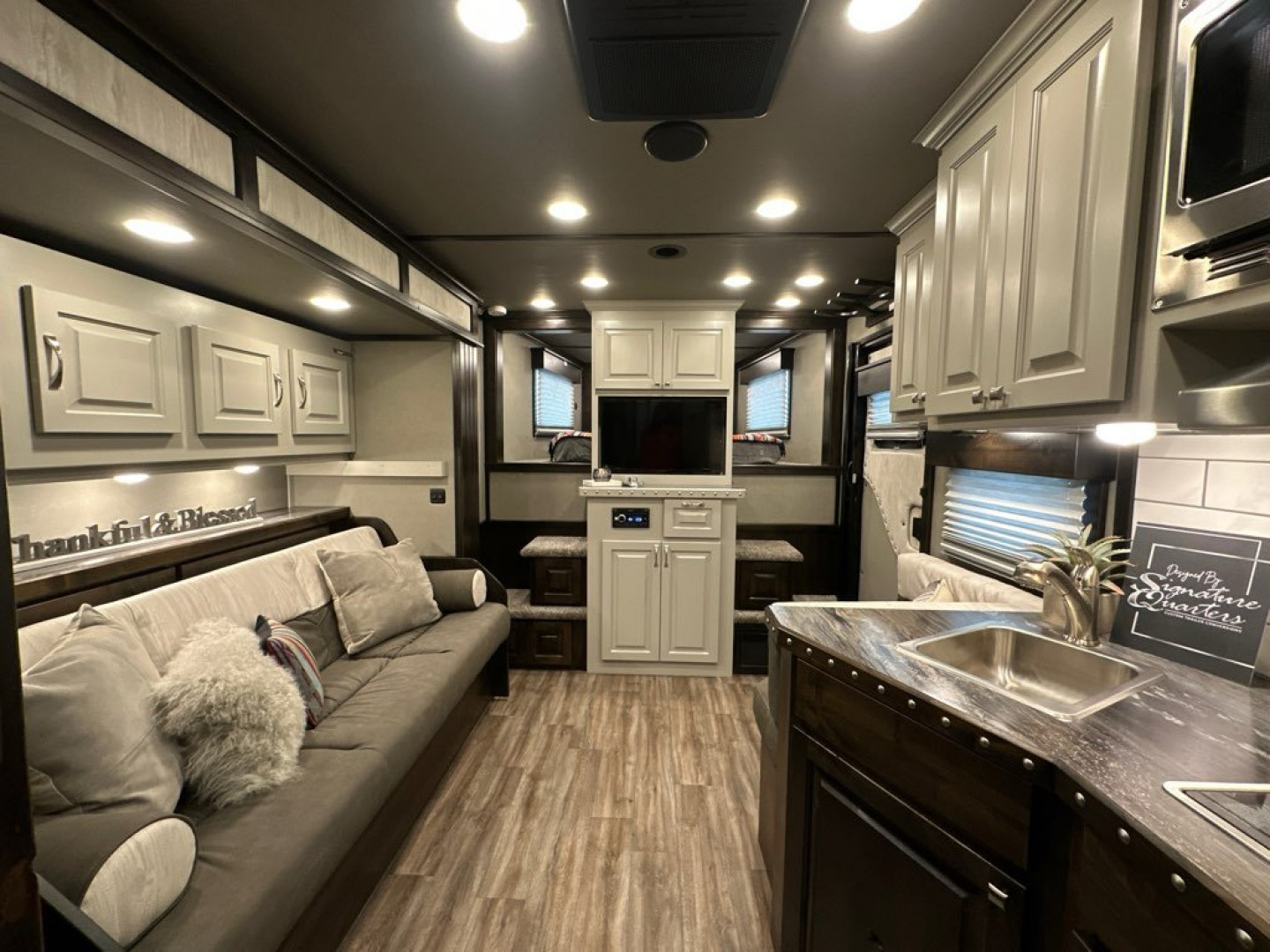 New 2025 CIMARRON Norstar 3 horse rear side load 14'6 Signature quarters Living Quarters