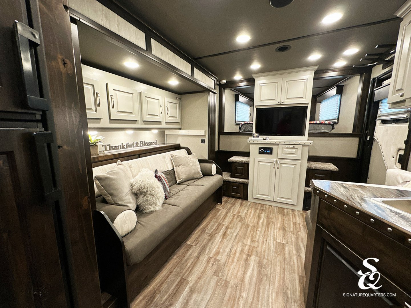 New 2025 CIMARRON Norstar 3 horse rear side load 14'6 Signature quarters Living Quarters