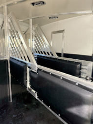 New 2025 CIMARRON Norstar 3 horse rear side load 14'6 Signature quarters Living Quarters