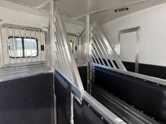 New 2025 CIMARRON Norstar 3 horse rear side load 14'6 Signature quarters Living Quarters