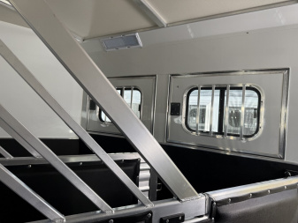 New 2025 CIMARRON Norstar 3 horse rear side load 14'6 Signature quarters Living Quarters