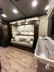 New 2025 CIMARRON Norstar 3 horse rear side load 14'6 Signature quarters Living Quarters