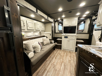 New 2025 CIMARRON Norstar 3 horse rear side load 14'6 Signature quarters Living Quarters