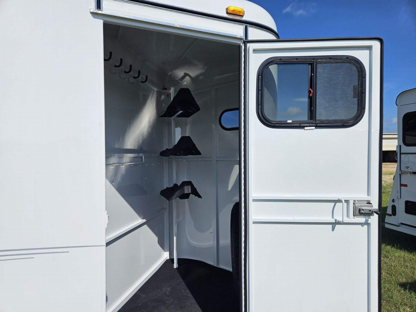 New 2026 Bee Chief 3 Horse Fully Enclosed Bumper Pull Horse Trailer