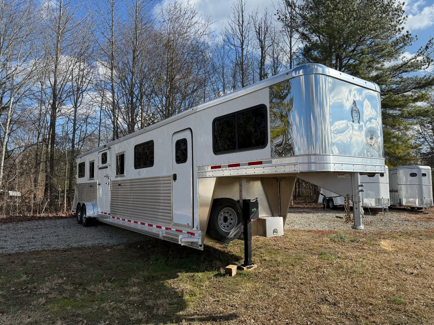 New 2025 ADAM Custom Coach 4 Horse Head to Head Horse Trailer