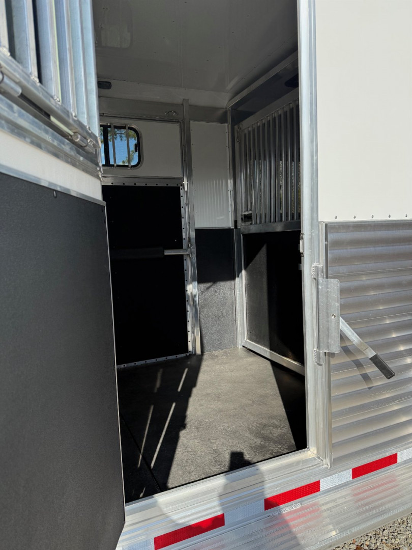 New 2025 ADAM Custom Coach 4 Horse Head to Head Horse Trailer