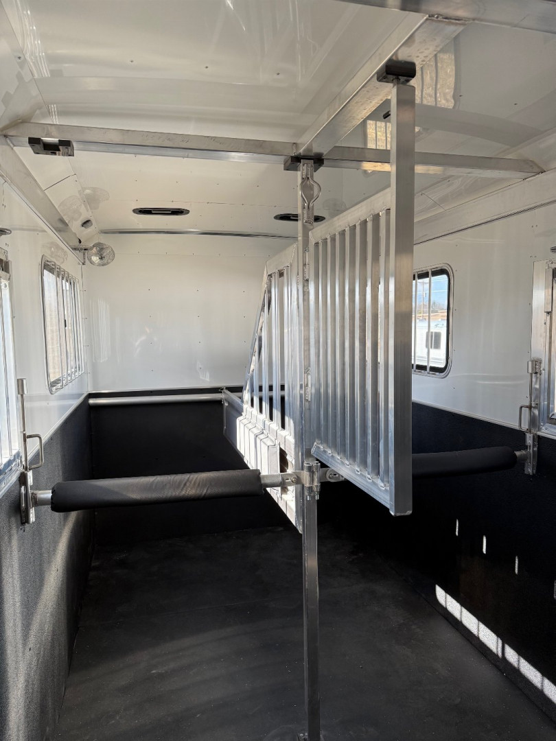 New 2025 ADAM Custom Coach 4 Horse Head to Head Horse Trailer