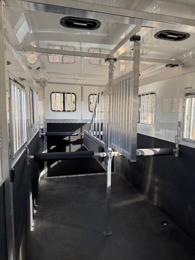 New 2025 ADAM Custom Coach 4 Horse Head to Head Horse Trailer