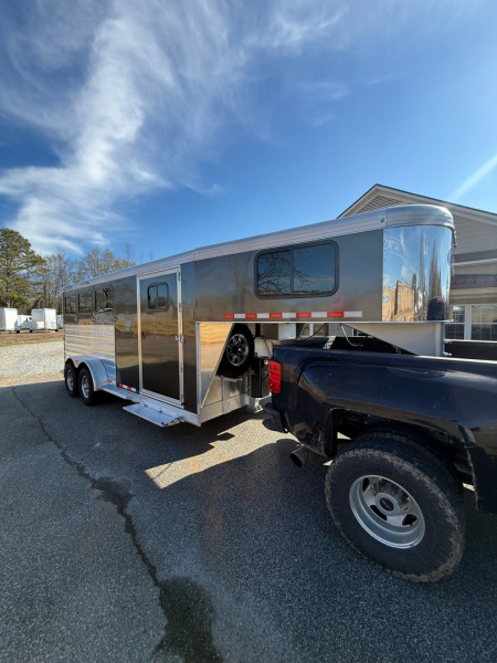 New 2026 Cimarron Trailers Norstar 3 Horse R.T.G Gooseneck