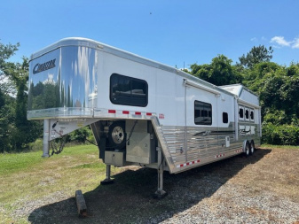 Used 2014 CIMARRON TRAILERS 3 Horse 17' Outlaw Living Quarters Horse Trailer
