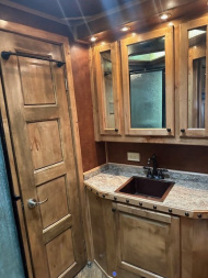 Used 2014 CIMARRON TRAILERS 3 Horse 17' Outlaw Living Quarters Horse Trailer