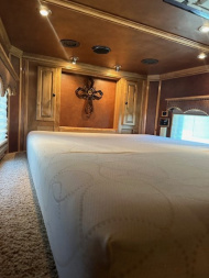 Used 2014 CIMARRON TRAILERS 3 Horse 17' Outlaw Living Quarters Horse Trailer