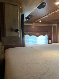 Used 2014 CIMARRON TRAILERS 3 Horse 17' Outlaw Living Quarters Horse Trailer