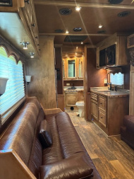 Used 2014 CIMARRON TRAILERS 3 Horse 17' Outlaw Living Quarters Horse Trailer