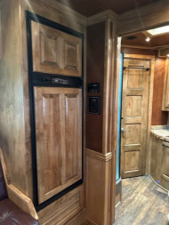 Used 2014 CIMARRON TRAILERS 3 Horse 17' Outlaw Living Quarters Horse Trailer