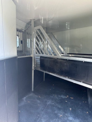 Used 2014 CIMARRON TRAILERS 3 Horse 17' Outlaw Living Quarters Horse Trailer