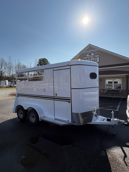 New 2026 Bee 2 Horse Slant Load BP w/Drops & Escape Door Horse Trailer