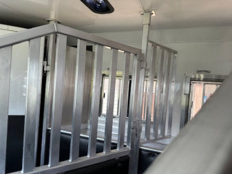 Consignment 2024 MERHOW TRAILERS 3 Horse 10' Living Quarters Horse Trailer