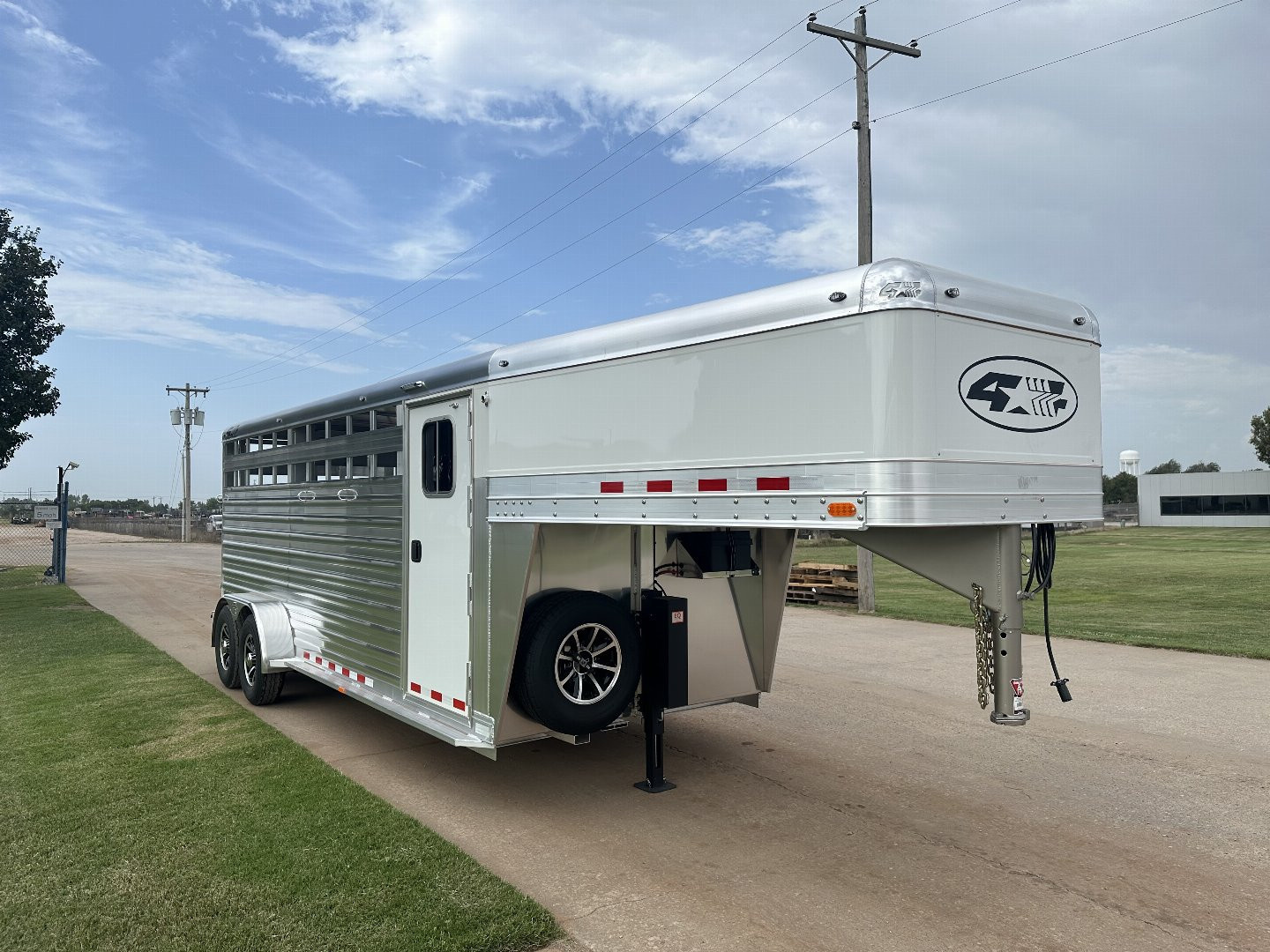 New 2026 4-Star Trailers 20' Stock Combo Trailer