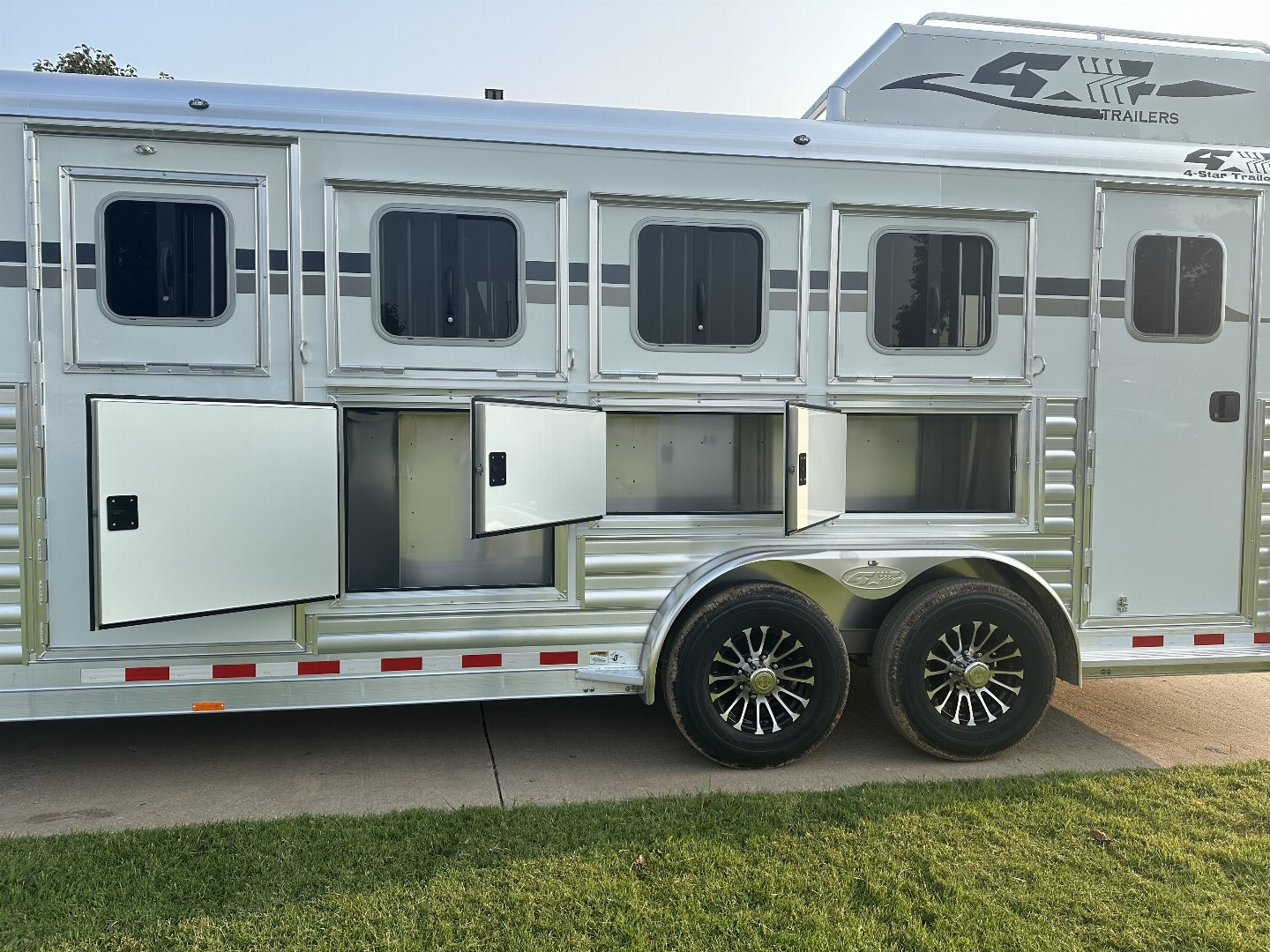 New 2026 4-STAR TRAILERS 4 Horse Slant Super Tack Gooseneck