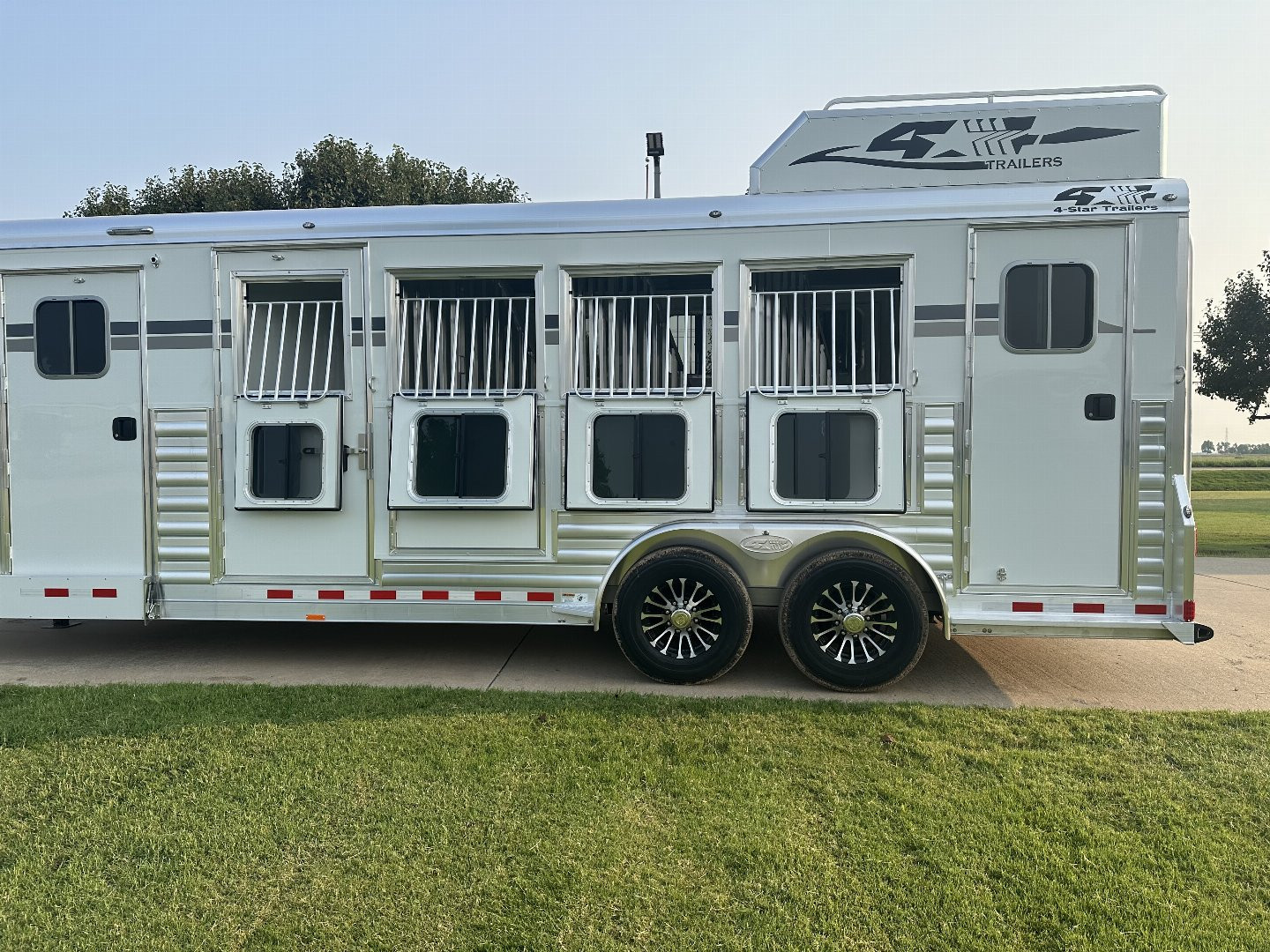 New 2026 4-STAR TRAILERS 4 Horse Slant Super Tack Gooseneck