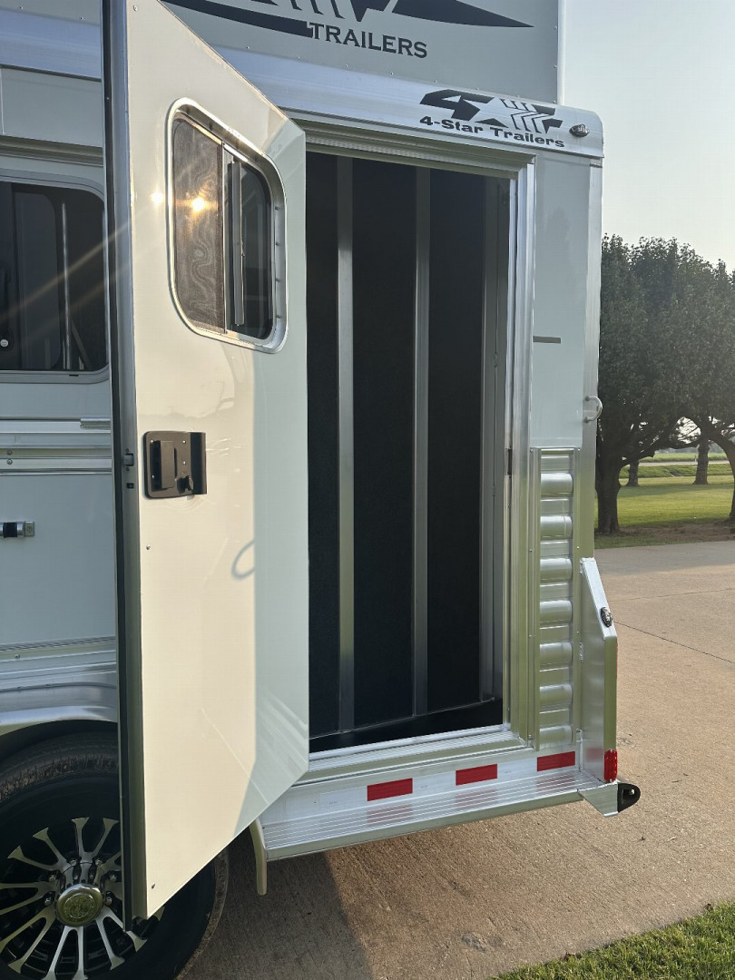 New 2026 4-STAR TRAILERS 4 Horse Slant Super Tack Gooseneck