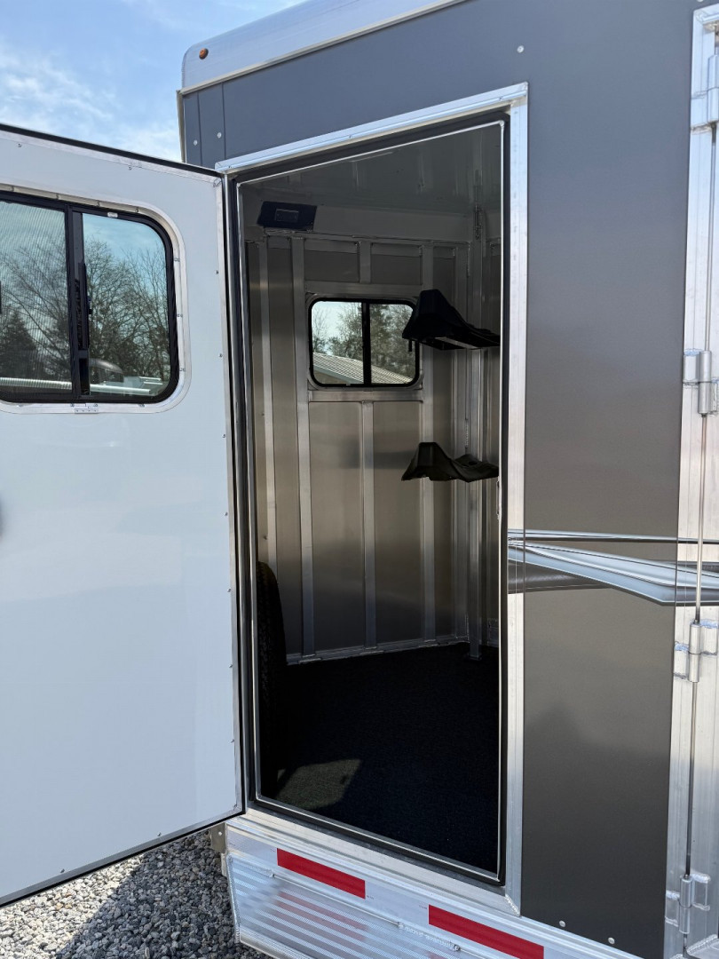 New 2025 ADAM Jubilee 2H ST Load w/Side ramp Horse Trailer