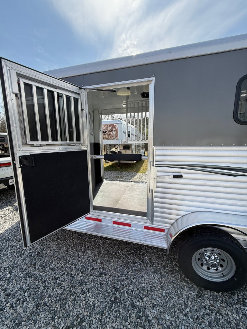 New 2025 ADAM Jubilee 2H ST Load w/Side ramp Horse Trailer