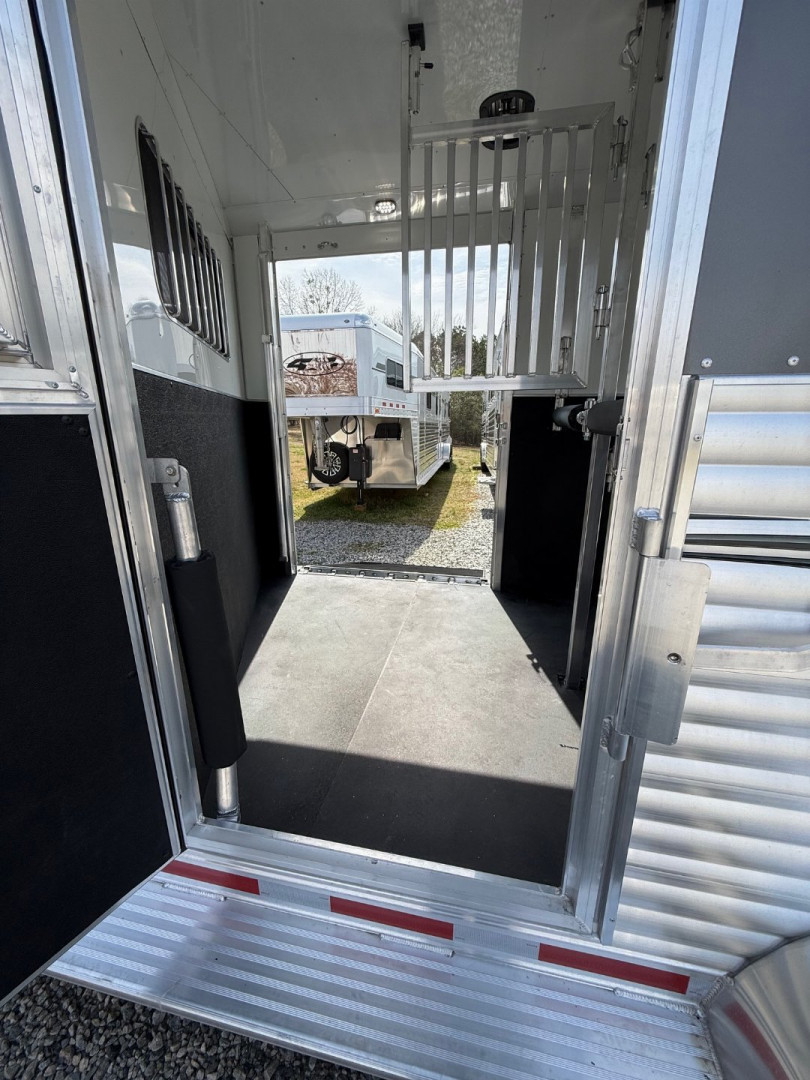 New 2025 ADAM Jubilee 2H ST Load w/Side ramp Horse Trailer