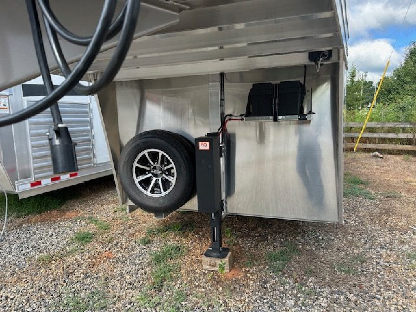 New 2027 4-Star Trailers 2+1 Gooseneck Horse Trailer