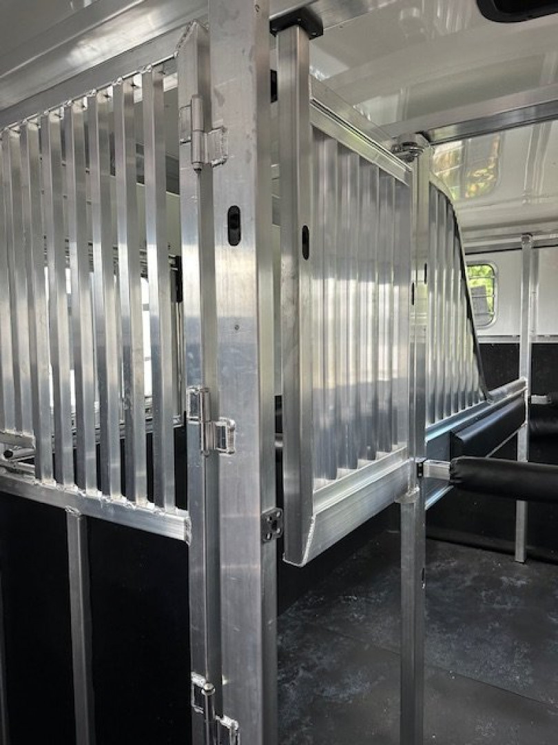 New 2027 4-Star Trailers 2+1 Gooseneck Horse Trailer