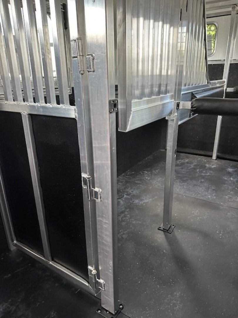 New 2027 4-Star Trailers 2+1 Gooseneck Horse Trailer