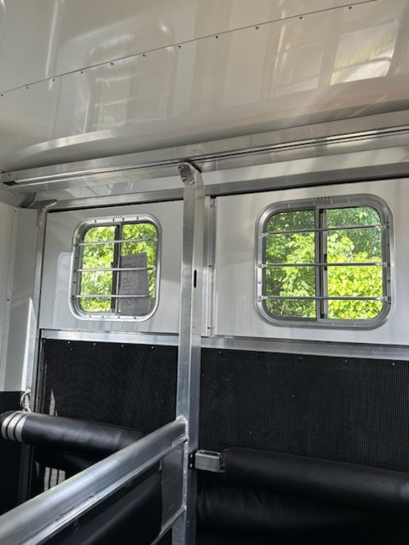 New 2027 4-Star Trailers 2+1 Gooseneck Horse Trailer