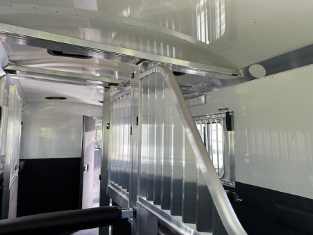 New 2027 4-Star Trailers 2+1 Gooseneck Horse Trailer