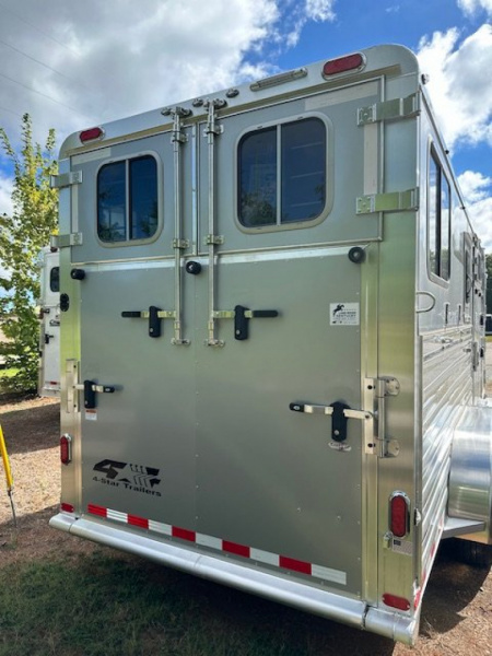 New 2027 4-Star Trailers 2+1 Gooseneck Horse Trailer