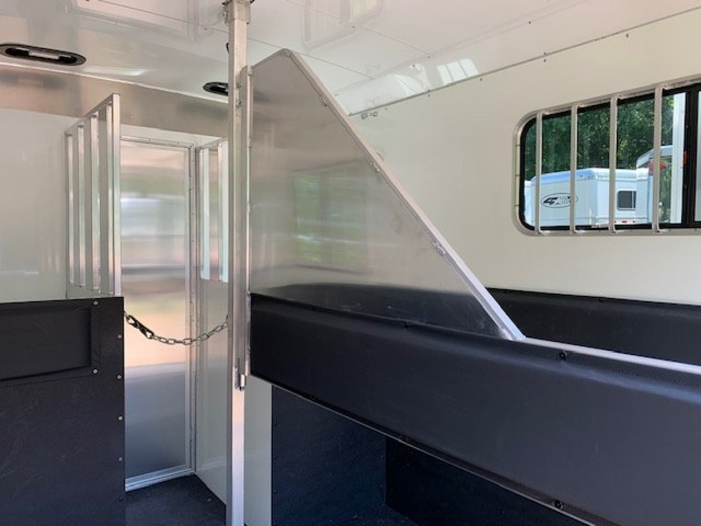 New 2024 ADAM 2 Horse Straightload JuLite Bumper Pull Horse Trailer