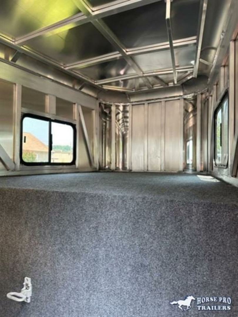 New 2023 Merhow Trailers 3 Horse Slant Gooseneck Next Gen Horse Trailer