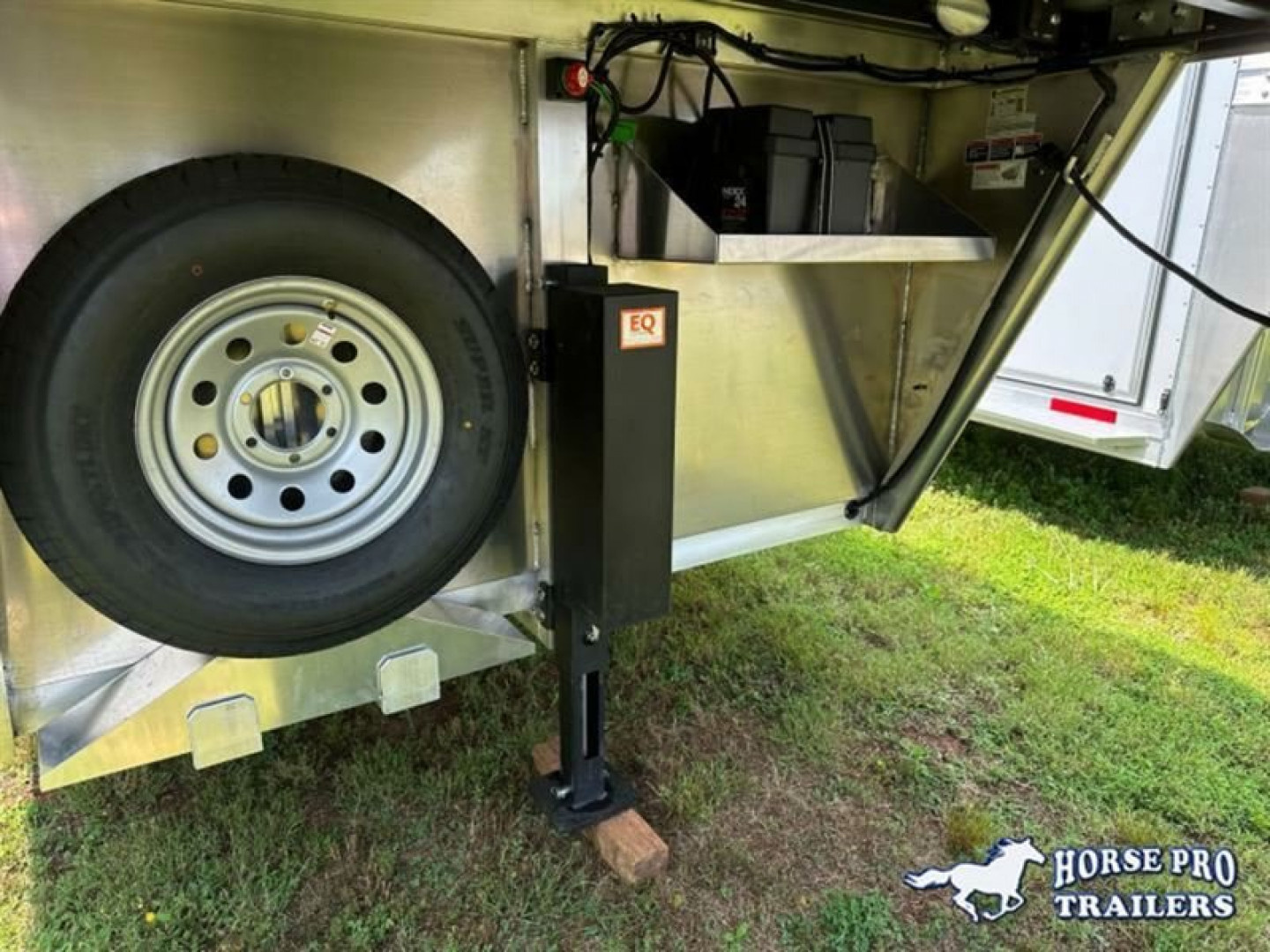 New 2023 Merhow Trailers 3 Horse Slant Gooseneck Next Gen Horse Trailer