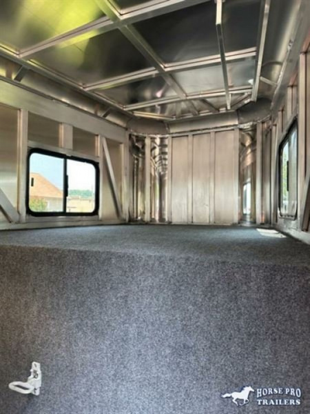 New 2023 Merhow Trailers 3 Horse Slant Gooseneck Next Gen Horse Trailer