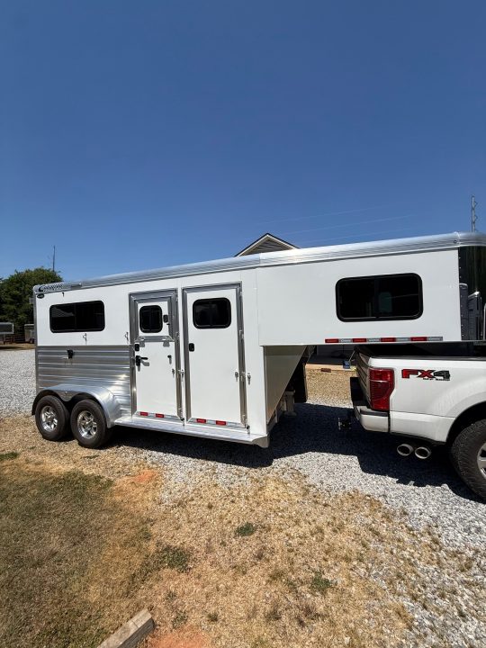Consignment 2025 Cimarron Trailers Norstar 2 Horse Straightload Gooseneck w/WERM Horse Trailer