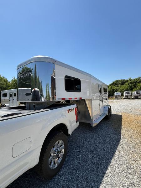 Consignment 2025 Cimarron Trailers Norstar 2 Horse Straightload Gooseneck w/WERM Horse Trailer