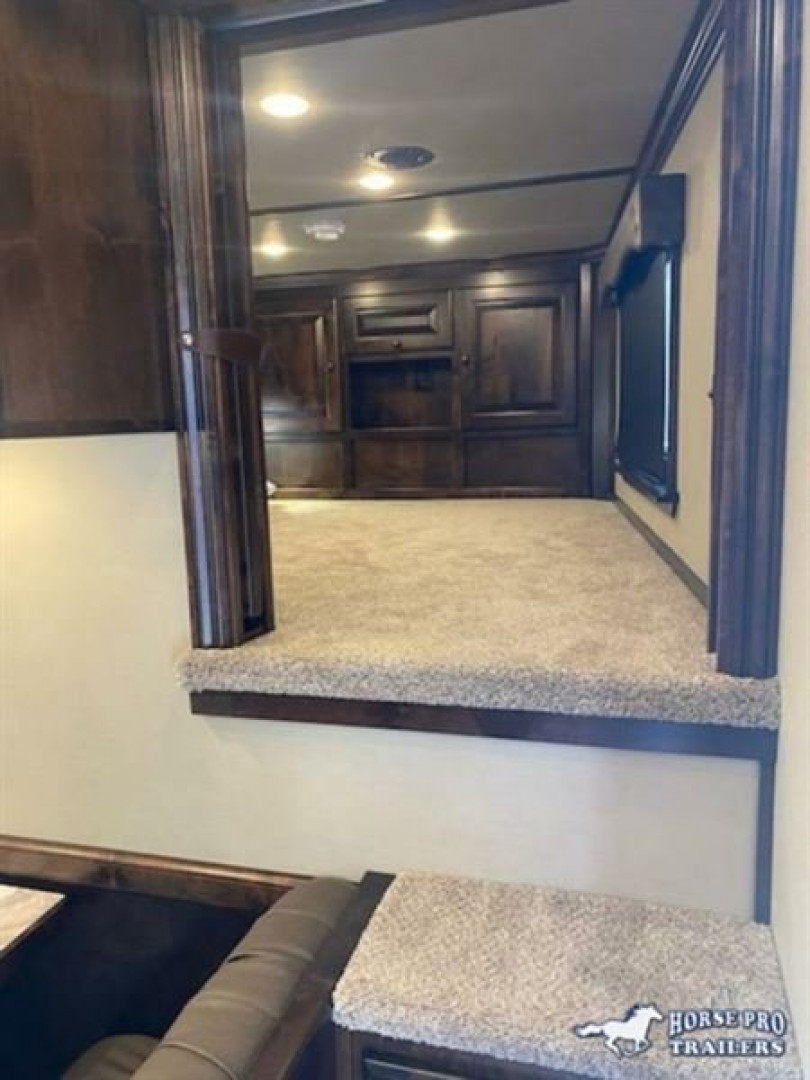 New 2025 CIMARRON TRAILERS Norstar 4 Horse Side Load 15'9 LQ Slideout Gener Horse Trailer