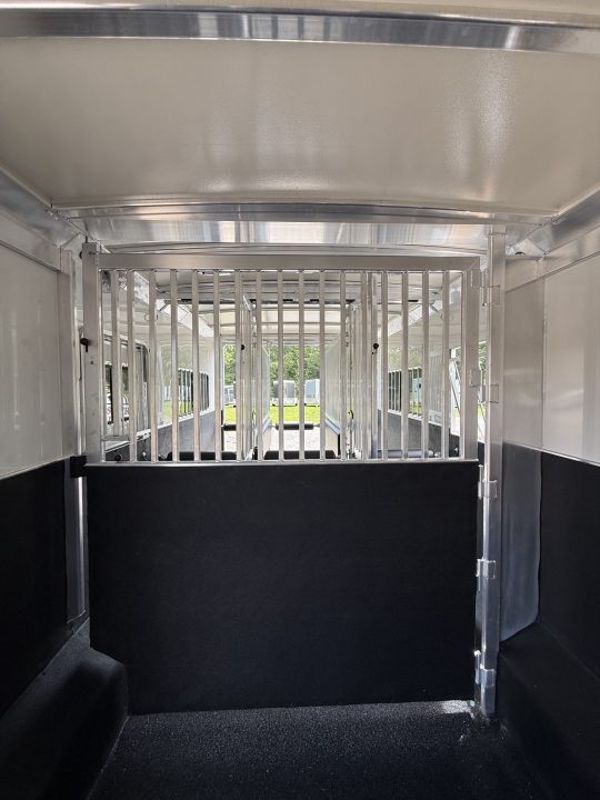 New 2027 Cimarron Trailers Norstar 6 Horse Head-To-Head +2 Horse Trailer