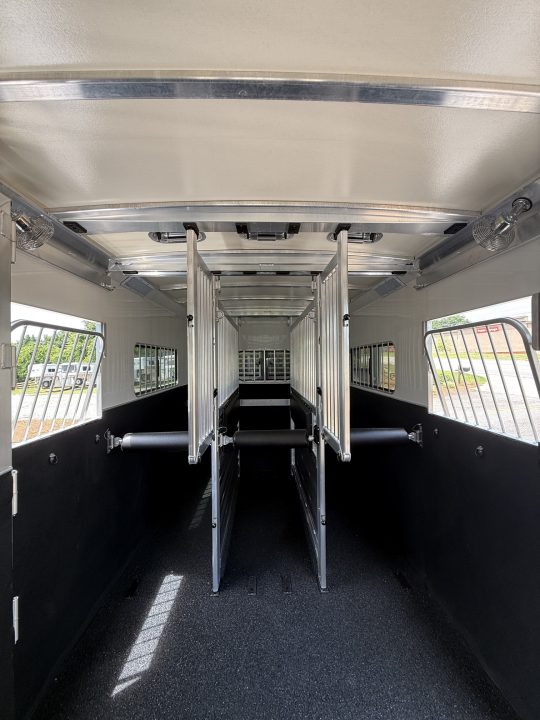 New 2027 Cimarron Trailers Norstar 6 Horse Head-To-Head +2 Horse Trailer