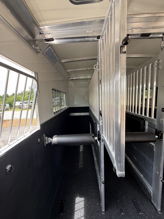 New 2027 Cimarron Trailers Norstar 6 Horse Head-To-Head +2 Horse Trailer