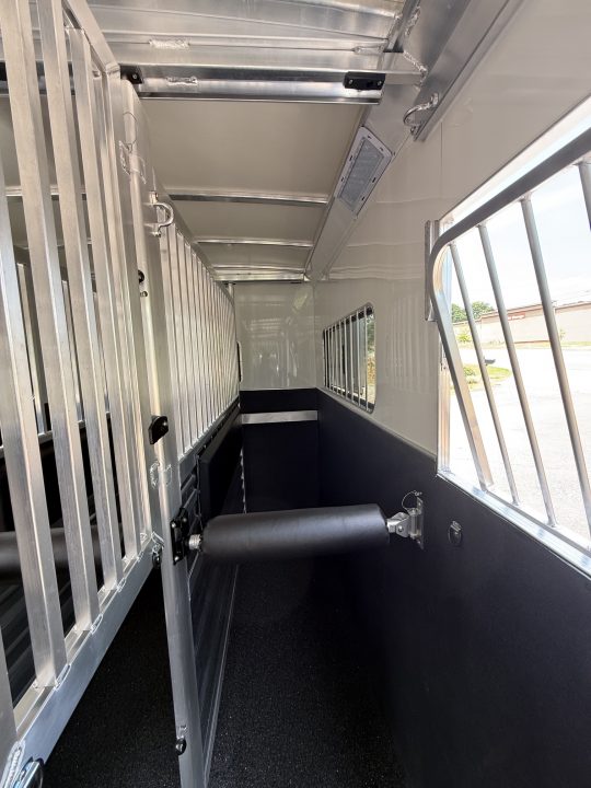 New 2027 Cimarron Trailers Norstar 6 Horse Head-To-Head +2 Horse Trailer