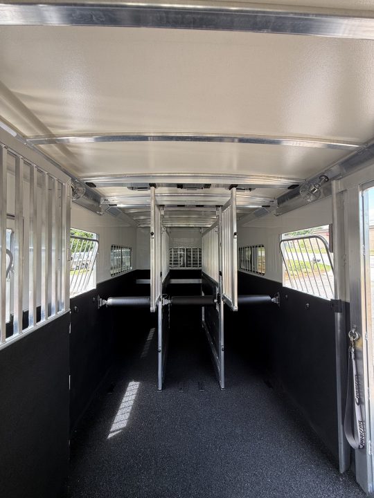 New 2027 Cimarron Trailers Norstar 6 Horse Head-To-Head +2 Horse Trailer