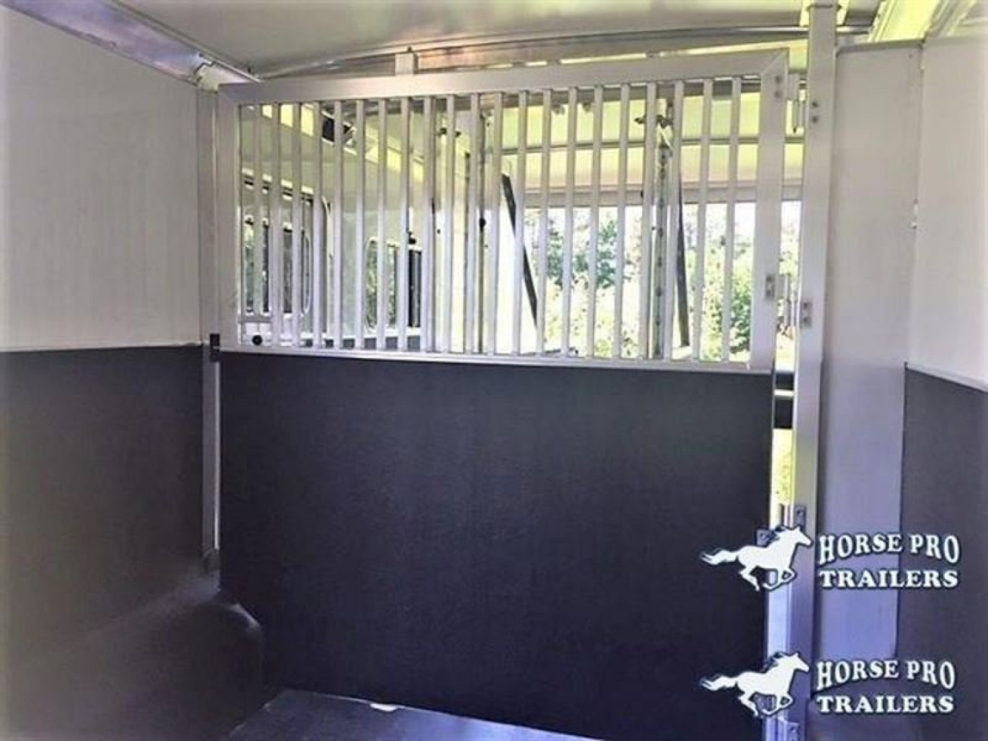 New 2027 Cimarron Trailers Norstar 6 Horse Head-To-Head Horse Trailer